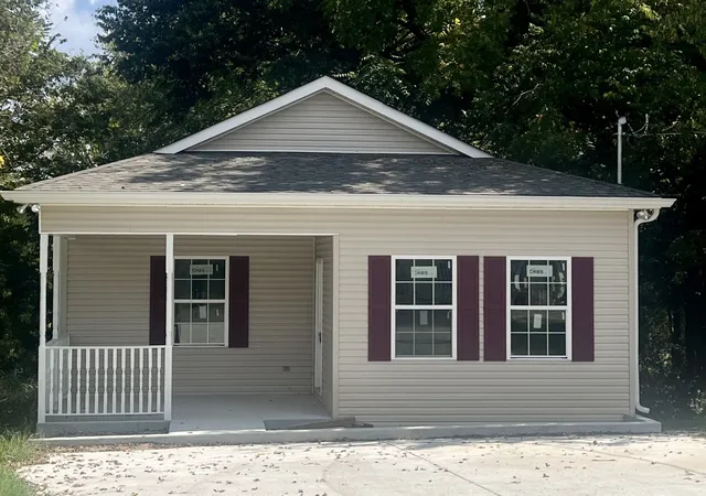 Photo 1 of Single family home for sale at 601 S Main St, Mount Pleasant, TN 38474 | MLS# 3599138 | Listing updated on 2026-09-25