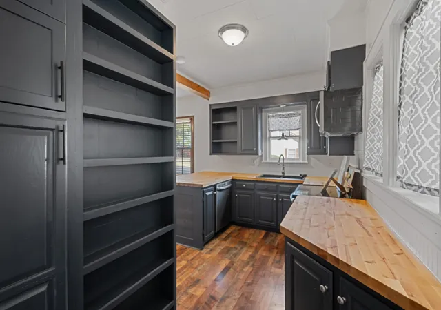 Photo 4 of Single family home for sale at 208 Hobson Ave, Shelbyville, TN 37160 | MLS# 3603226 | Listing updated on 2026-10-08
