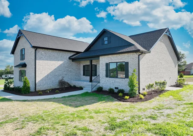 Photo 3 of Single family home for sale at 102 N Nikki Dr, Portland, TN 37148 | MLS# 3599151 | Listing updated on 2026-09-25