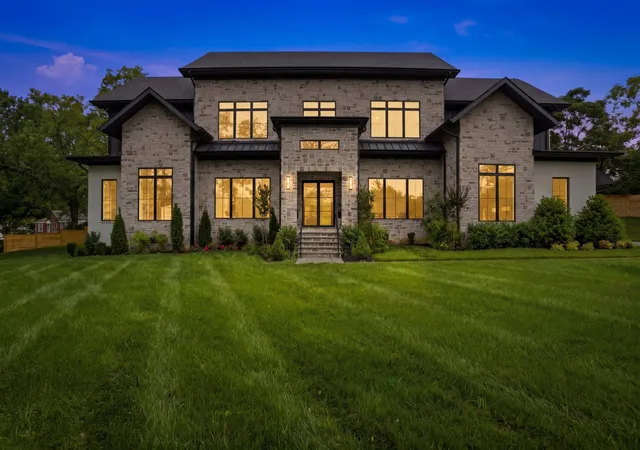 Photo 2 of Mansion for sale at 6612 Fleetwood Dr, Nashville, TN 37209 | MLS# 3602638 | Listing updated on 2026-10-03