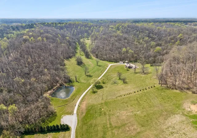 Photo 2 of Single family home for sale at 240 Scenic Ct, Pulaski, TN 38478 | MLS# 3602942 | Listing updated on 2026-10-05