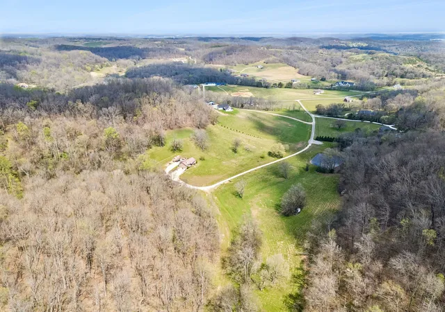 Photo 4 of Single family home for sale at 240 Scenic Ct, Pulaski, TN 38478 | MLS# 3602942 | Listing updated on 2026-10-05