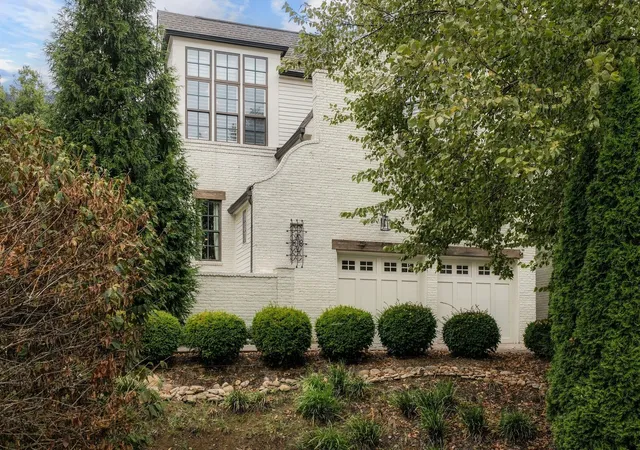 Photo 1 of Single family home for sale at 2030 Castleman Dr, Nashville, TN 37215 | MLS# 3599378 | Listing updated on 2026-10-04
