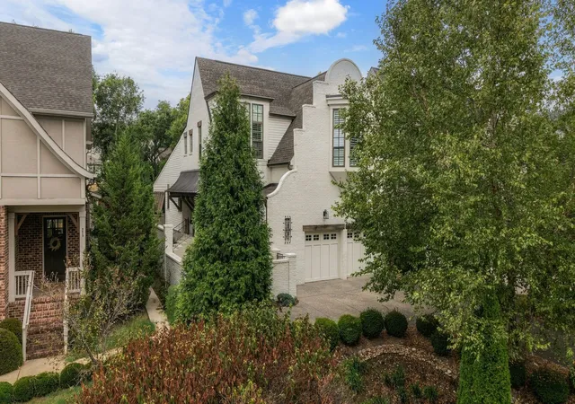 Photo 2 of Single family home for sale at 2030 Castleman Dr, Nashville, TN 37215 | MLS# 3599378 | Listing updated on 2026-10-04