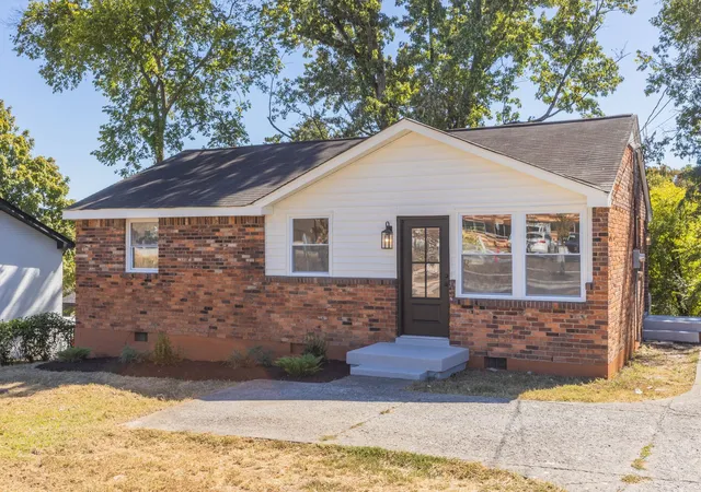 Single family home for sale at 261 Paragon Mills Rd, Nashville, TN 37211 | MLS# 3611676
