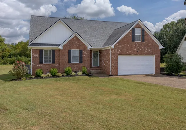 Photo 3 of Single family home for sale at 2623 Danbury Cir, Spring Hill, TN 37174 | MLS# 3601944 | Listing updated on 2026-10-07