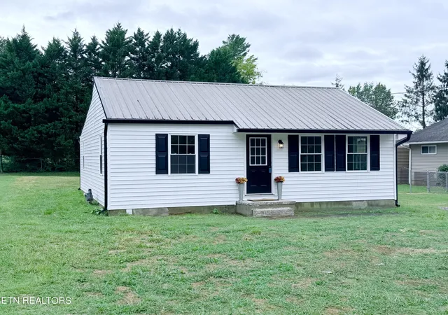 Photo 1 of Single family home for sale at 222 Hassler Ml Rd, Harriman, TN 37748 | MLS# 3599235 | Listing updated on 2026-09-26