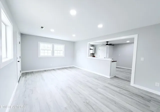 Photo 4 of Single family home for sale at 222 Hassler Ml Rd, Harriman, TN 37748 | MLS# 3599235 | Listing updated on 2026-09-26