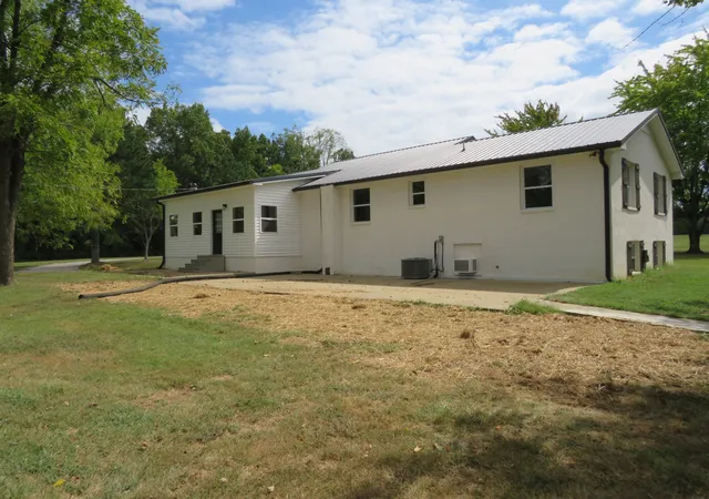 Photo 3 of Single family home for sale at 315 Bob Perry Rd, Bethpage, TN 37022 | MLS# 3599432 | Listing updated on 2026-10-06