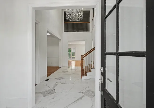 Photo 2 of Mansion for sale at 5045 Franklin Pike, Nashville, TN 37220 | MLS# 3599383 | Listing updated on 2026-10-21