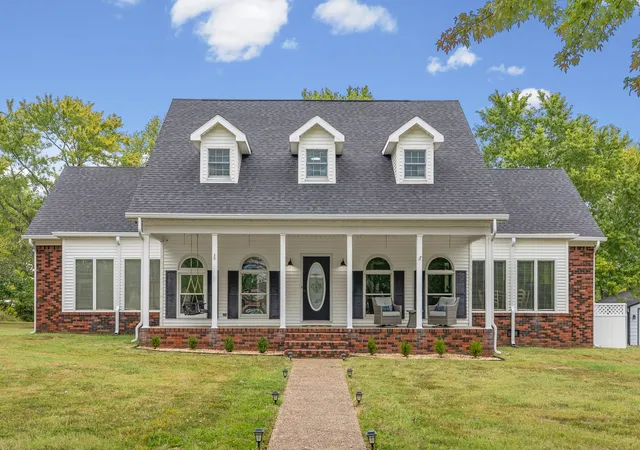 Photo 1 of Single family home for sale at 114 Skylark Dr, Hopkinsville, KY 42240 | MLS# 3601270 | Listing updated on 2026-09-25
