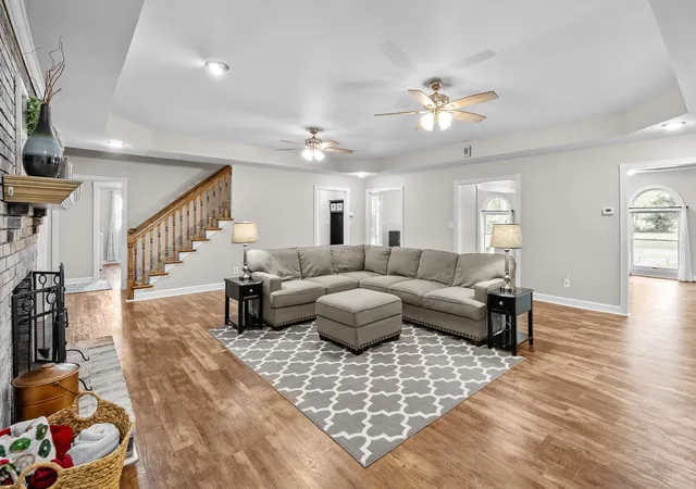 Photo 2 of Single family home for sale at 114 Skylark Dr, Hopkinsville, KY 42240 | MLS# 3601270 | Listing updated on 2026-09-25