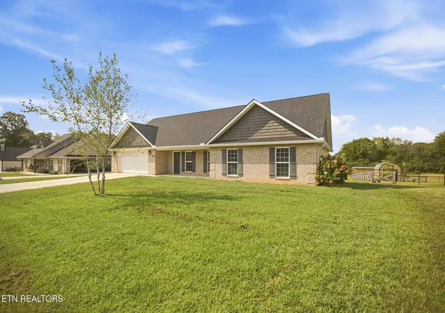 Photo 3 of Single family home for sale at 1015 Pathways Dr, Seymour, TN 37865 | MLS# 3599254 | Listing updated on 2026-10-02