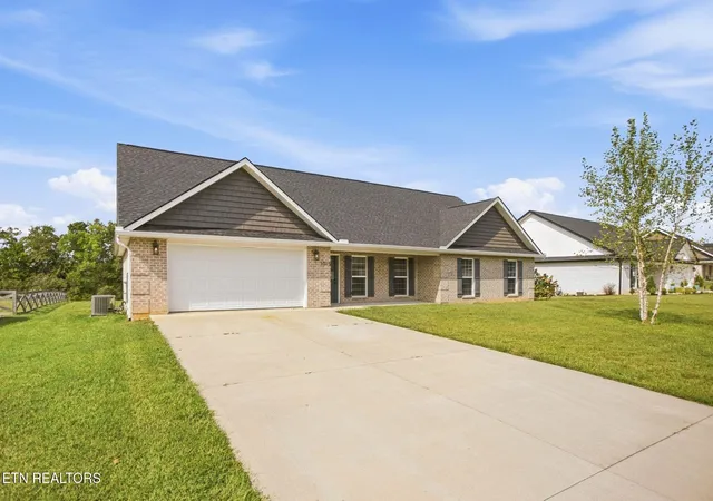 Photo 1 of Single family home for sale at 1015 Pathways Dr, Seymour, TN 37865 | MLS# 3599254 | Listing updated on 2026-10-02