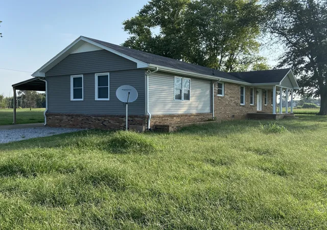 Photo 4 of House for sale at 801 Webb Rd, Clarksville, TN 37040 | MLS# 3603634 | Listing updated on 2026-10-01