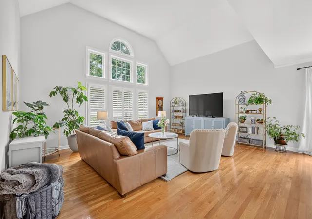 Photo 4 of Single family home for sale at 612 Eastcastle Ct, Franklin, TN 37069 | MLS# 3609982 | Listing updated on 2026-10-02