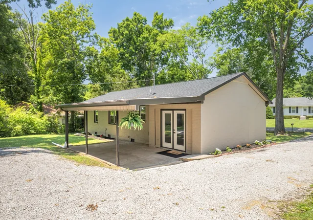 Photo 2 of Single family home for sale at 916 Battery Dr, Lewisburg, TN 37091 | MLS# 3601682 | Listing updated on 2026-09-27