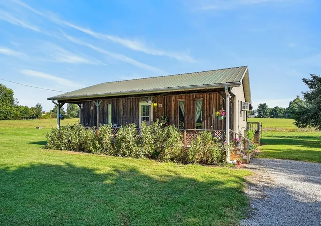 Photo 3 of Single family home for sale at 1234 Fisk Rd, Livingston, TN 38570 | MLS# 3603250 | Listing updated on 2026-10-09