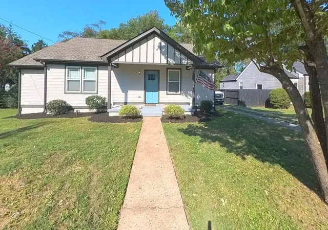 Photo 1 of Single family home for sale at 304 1st Avenue, Murfreesboro, TN 37130 | MLS# 3601318 | Listing updated on 2026-09-25
