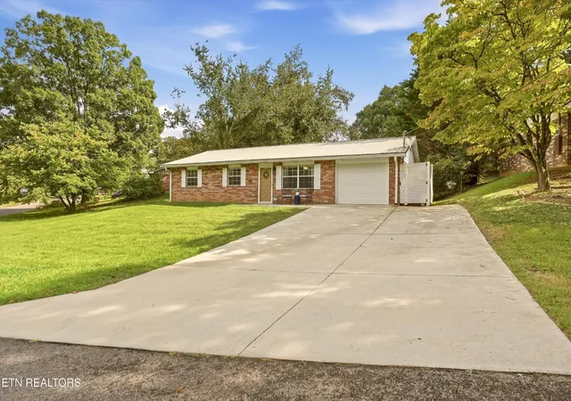 Photo 1 of Single family home for sale at 5608 Ridgetop Rd, Knoxville, TN 37921 | MLS# 3599263 | Listing updated on 2026-10-09