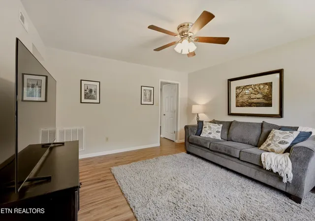 Photo 3 of Single family home for sale at 5608 Ridgetop Rd, Knoxville, TN 37921 | MLS# 3599263 | Listing updated on 2026-10-09