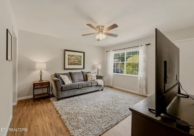 Photo 4 of Single family home for sale at 5608 Ridgetop Rd, Knoxville, TN 37921 | MLS# 3599263 | Listing updated on 2026-10-09