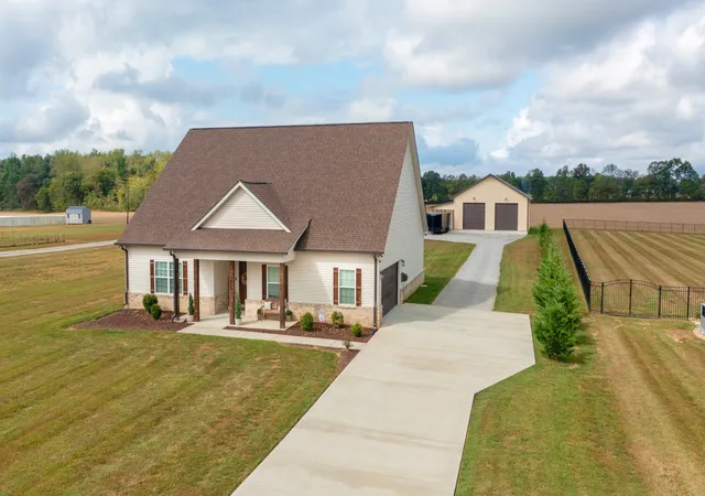 Photo 1 of Single family home for sale at 1253 Norton Rd, Manchester, TN 37355 | MLS# 3599282 | Listing updated on 2026-09-28