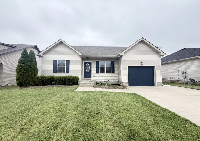 Single family home for sale at 671 Fox Trl Ct, Clarksville, TN 37040 | MLS# 3599274