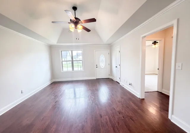 Photo 2 of Single family home for sale at 671 Fox Trl Ct, Clarksville, TN 37040 | MLS# 3599274 | Listing updated on 2026-10-29
