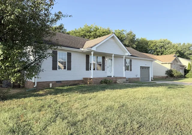 Photo 2 of Single family home for sale at 3244 S Senseney Cir, Clarksville, TN 37042 | MLS# 3601414 | Listing updated on 2026-09-25