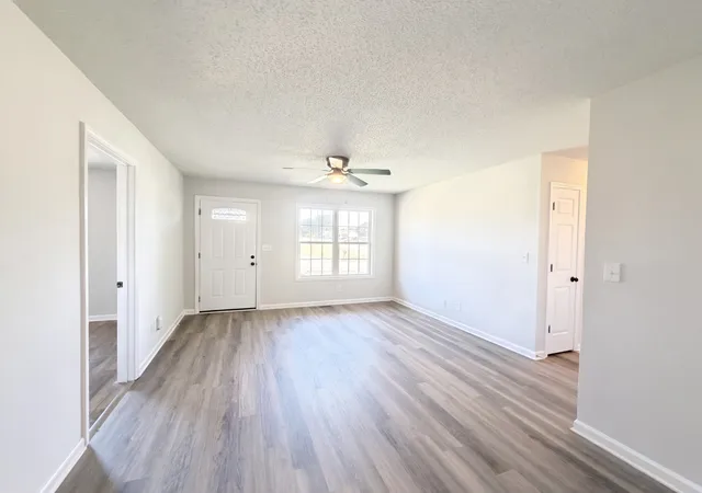 Photo 3 of Single family home for sale at 3244 S Senseney Cir, Clarksville, TN 37042 | MLS# 3601414 | Listing updated on 2026-09-25