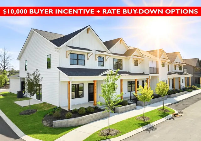 Photo 1 of Townhouse for sale at 8154 Pembridge Ct, Chattanooga, TN 37421 | MLS# 3599302 | Listing updated on 2026-10-23