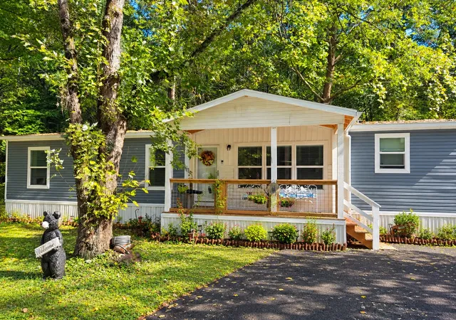 Photo 1 of Manufactured home for sale at 443 Cole Dr, Pigeon Forge, TN 37863 | MLS# 3601441 | Listing updated on 2026-10-10