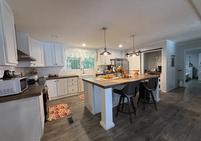 Photo 3 of Manufactured home for sale at 443 Cole Dr, Pigeon Forge, TN 37863 | MLS# 3601441 | Listing updated on 2026-10-06