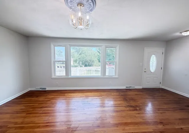 Photo 3 of Single family home for sale at 328 Kimbrough Rd, Clarksville, TN 37043 | MLS# 3599496 | Listing updated on 2026-09-25