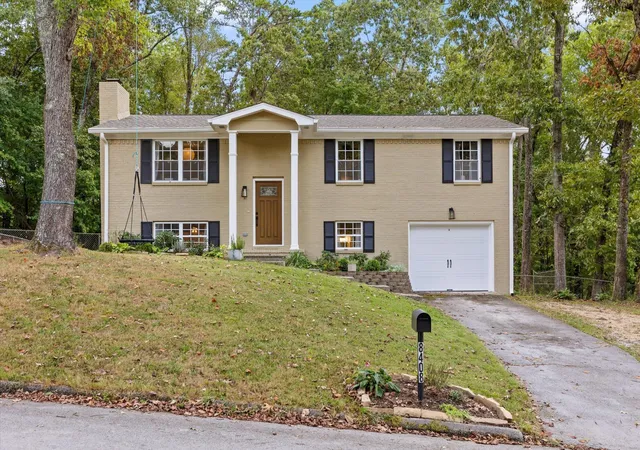 Photo 1 of Single family home for sale at 8408 Shadowood Dr, Hixson, TN 37343 | MLS# 3599324 | Listing updated on 2026-09-25