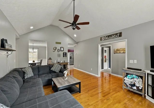 Photo 3 of Single family home for sale at 607 Meadowlark Dr, Shelbyville, TN 37160 | MLS# 3601418 | Listing updated on 2026-10-04