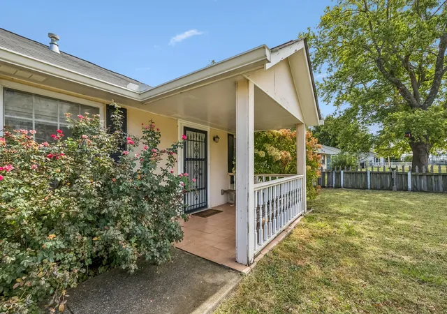 Photo 2 of Single family home for sale at 225 Power Ave, Murfreesboro, TN 37129 | MLS# 3601561 | Listing updated on 2026-09-26