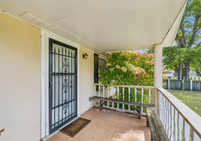 Photo 3 of Single family home for sale at 225 Power Ave, Murfreesboro, TN 37129 | MLS# 3601561 | Listing updated on 2026-09-26