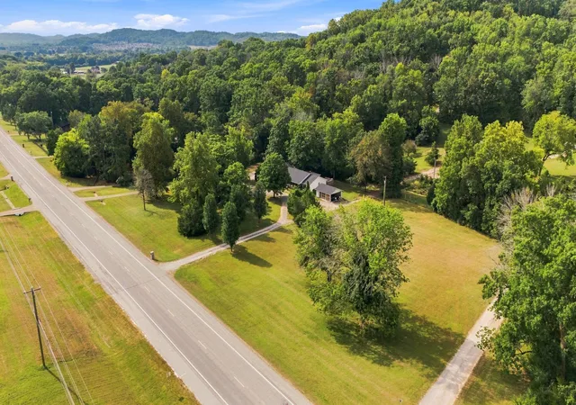 Photo 2 of Single family home for sale at 3727 New Hwy 96 W, Franklin, TN 37064 | MLS# 3599464 | Listing updated on 2026-09-25