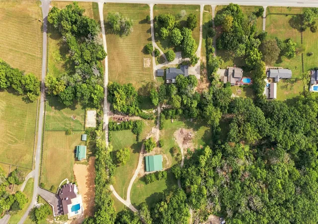 Photo 3 of Single family home for sale at 3727 New Hwy 96 W, Franklin, TN 37064 | MLS# 3599464 | Listing updated on 2026-09-25