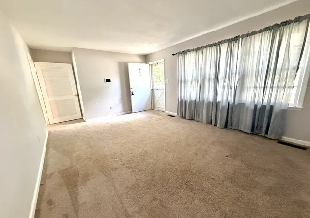 Photo 3 of Single family home for sale at 603 Las Vegas Dr, Hopkinsville, KY 42240 | MLS# 3599381 | Listing updated on 2026-09-26