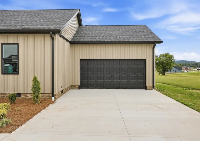 Photo 3 of Single family home for sale at 174 Dairy Barn Rd, Sparta, TN 38583 | MLS# 3602050 | Listing updated on 2026-10-02