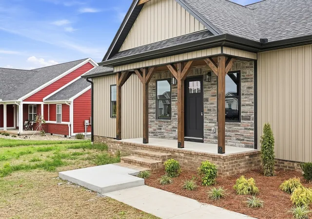 Photo 3 of Single family home for sale at 174 Dairy Barn Rd, Sparta, TN 38583 | MLS# 3602050 | Listing updated on 2026-10-02