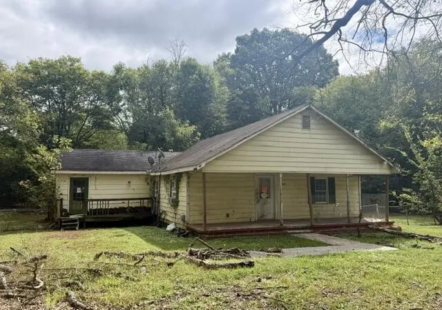 Photo 1 of Single family home for sale at 405 Glenn St, La Fayette, GA 30728 | MLS# 3599409 | Listing updated on 2026-09-25
