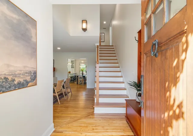 Photo 3 of Sale Pending at 2709 Wortham Ave, Nashville, TN 37215 | MLS# 3602361 | Listing updated on 2026-10-02