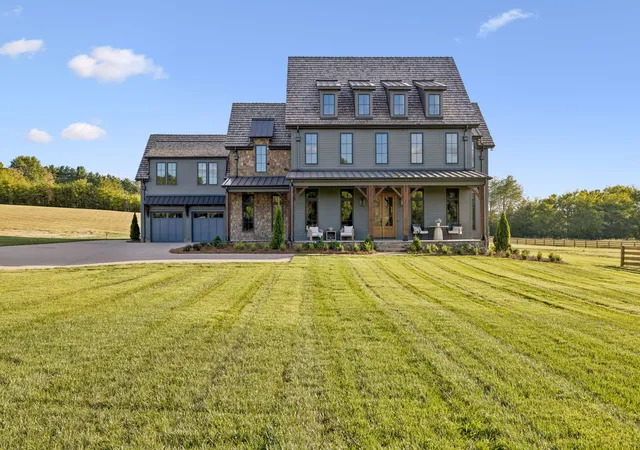 Photo 2 of Mansion for sale at 4015 Baileys Cvs Ct, Franklin, TN 37064 | MLS# 3601744 | Listing updated on 2026-10-08