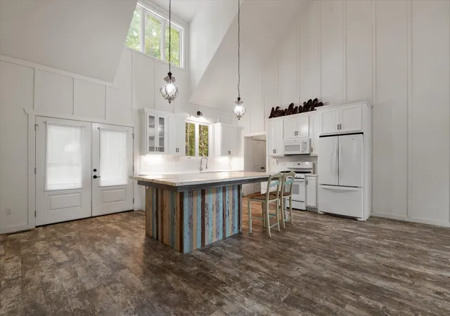 Photo 4 of Single family home for sale at 423 Eastside Rd, Burns, TN 37029 | MLS# 3599500 | Listing updated on 2026-10-04