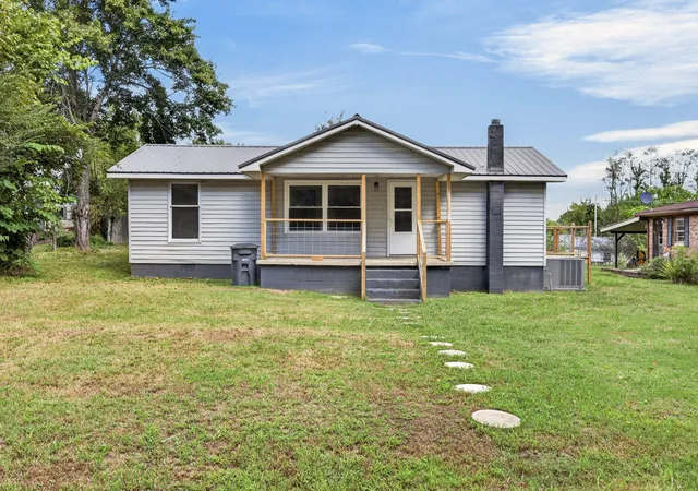 Photo 1 of Single family home for sale at 408 E Williams Ave, Monterey, TN 38574 | MLS# 3601975 | Listing updated on 2026-09-28