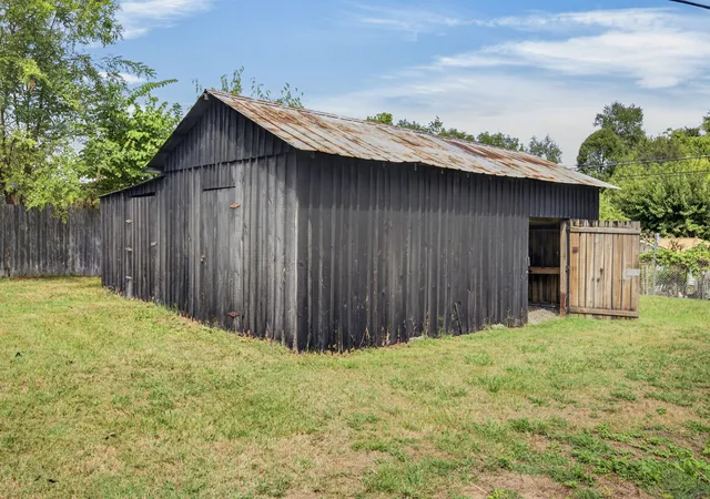 Photo 3 of Single family home for sale at 408 E Williams Ave, Monterey, TN 38574 | MLS# 3601975 | Listing updated on 2026-09-28